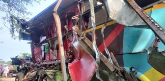 रायपुर में बस और ट्रक की टक्कर में 7 मजदूरों की मौत
