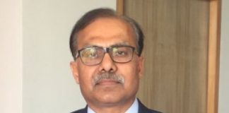 सीनियर आईएएस सीके खेतान ने साधा नेताओं पर निशाना.. ट्वीट कर कहा- कलेक्टर पर ही सारी जिम्मेदारी, नेताओं के काम वो बनाए और डांट भी खाए