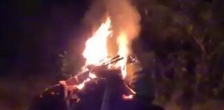 हाथरस गैंगरेप केस: रात 2.30 बजे पीड़िता का पुलिसवालों ने किया अंतिम संस्कार, परिजनों को कर दिया था घर में बंद