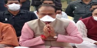 मध्यप्रदेश के सीएम शिवराज ने दुर्ग पहुंचकर दिवंगत मोतीलाल वोरा को दी श्रद्धांजलि