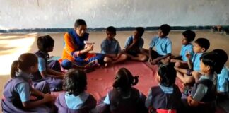 कोरोना के दौर में शिक्षिका बबीता बच्चों को यू-ट्यूब से दे रही शिक्षा.. दीक्षा ऐप, गूगल ट्रांसलेटर, बोलो ऐप से सीखा रही रचनात्मक गतिविधियां..