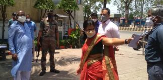 लाॅकडाउन का सख्ती से पालन कराने कलेक्टर श्रीमती कौशल ने संभाला मोर्चा.. तालाबंदी के उल्लंघन पर निहारिका का कुमार पेट्रोल पंप तीन दिन के लिए किया सील…