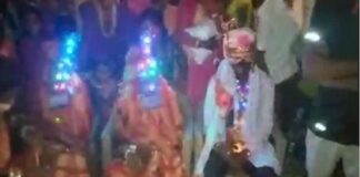 अनूठी शादी: एक ही मंडप में युवक ने 2 दुल्हनों के साथ लिये सात फेरे, महिलाओं ने गाए मंगल गीत