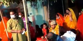 कोरोना को भुलाकर शादी में जुटी भीड़, पुलिस पहुंची तो पीछे के रास्ते से भागे मेहमान..