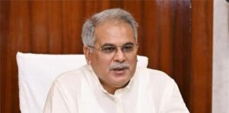 भूपेश बघेल : खर्च हमारा तो सर्टिफिकेट पर फोटो पीएम मोदी की क्यों?
