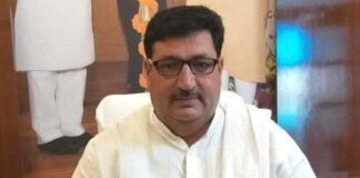केंद्रीय मंत्री के चचेरे भाई का कोरोना से निधन, दूसरे भाई का AIIMS में चल रहा इलाज