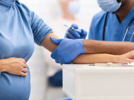 प्रेग्नेंट महिलाओं को Covid-19 Vaccine लगवानी चाहिए या नहीं? जानिए WHO की सलाह