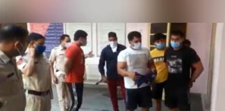 पुलिसकर्मी गिरफ्तार: लॉकडाउन के बावजूद जिम में कर रहे थे कसरत, पुलिस का सिपाही व टीचर समेत 5 गिरफ्तार..