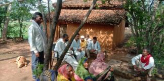 अंतिम संस्कार के नहीं थे पैसे तो मां का शव घर में छोड़कर जंगल भाग गए बेटे, पड़ोसी गांव के प्रधान ने कराई अंत्येष्टि