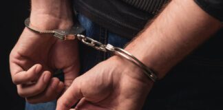 टीचर गिरफ्तार, आरोपी ने गुरु और शिष्य के बीच के रिश्तों को किया शर्मसार