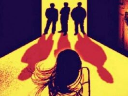 महिला से चार युवकों ने किया गैंगरेप, चीखने की आवाज सुनकर पड़ोसियों ने पुलिस को बुलाया