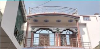 तीन युवकों ने 17 साल की लड़की को दो मंजिल मकान की छत से फेंका