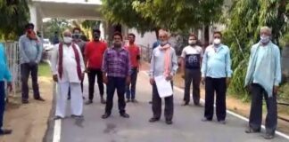 एनटीपीसी के सब्जी व्यापारियों ने जिला प्रशासन से साप्ताहिक बाजार लगाने की लगी गुहार