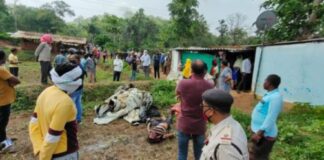 छत्तीसगढ़: दो नाबालिग बहनों ने अपने ही पिता को टंगिया से मारकर उतारा मौत के घाट.. पिता की बदसलूकी और रोज़ाना की मारपीट से थी तंग