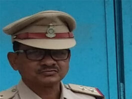 छत्तीसगढ़: सब इंस्पेक्टर ने की आत्महत्या.. लंबे समय से चल रहे थे बीमार.. पत्नी को मंदिर भेजा और फिर घर में लगा ली फांसी