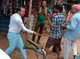 शादी से पहले फाइट सीन, लात—घूंसा बरसाने लगा दूल्हा, लहराई शादी की तलवार, देखते रह गए लोग