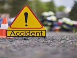 छत्तीसगढ़: अग्रसेन चौक के पास हुआ हादसा.. इलेक्ट्रिक सेल्समैन घायल