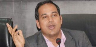 छत्तीसगढ़: कलेक्टर ने दी सख्त चेतावनी, डॉक्टरों एवं कर्मचारियों को समय में ऑफिस आने दिए निर्देश