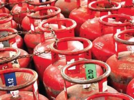 LPG Cylinder: एक बार फिर महंगा हुआ घरेलू सिलेंडर, जानिए आज की कीमत