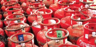 LPG Cylinder: एक बार फिर महंगा हुआ घरेलू सिलेंडर, जानिए आज की कीमत