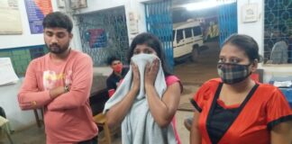 छत्तीसगढ़: देर रात होटल में चल रहा था सेक्स रैकेट… पुलिस पहुचीं तो दो लड़कियों और एक युवक इस हालत में पकड़ाये…
