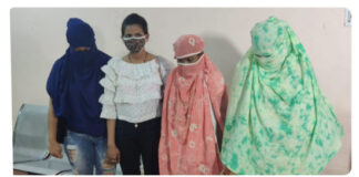 व्हाट्सएप से चल रहा था सेक्स रैकेट, एक रात के लेती थी 5 से 15 हजार…पुलिस को आपत्तिजनक हालत में मिले 11 लड़कियां और तीन युवक मिले