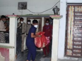 घर मे फंदे पर लटकती मिली पति-पत्नी की लाश, जानिए क्या है पूरा मामला