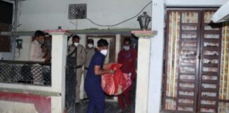 घर मे फंदे पर लटकती मिली पति-पत्नी की लाश, जानिए क्या है पूरा मामला