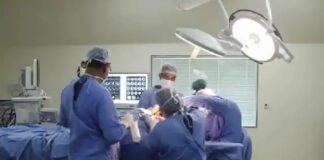 ऑपरेशन टेबल पर हनुमान चालीसा पढ़ती रही लड़की, दिल्ली एम्स के डॉक्टरों ने कर दी ब्रेन की सफल सर्जरी, देखिए VIDEO