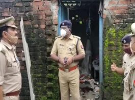 शराबी पति की हैवानियत, 3 बच्चों समेत पत्नी का रेता गला, फिर खा लिया जहर