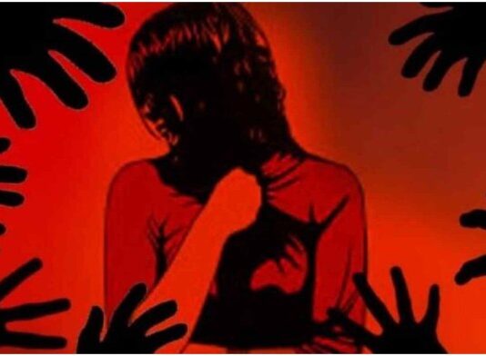 पांच साल की अबोध बच्ची के साथ दुष्कर्म, आरोपी फरार