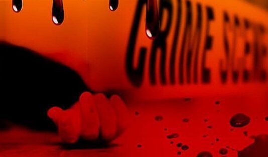 बेरहम पति! बीच सड़क पर पत्नी को चाकू घोंप उतारा मौत के घाट, फरार आरोपी ऐसे लगा पुलिस के हाथ