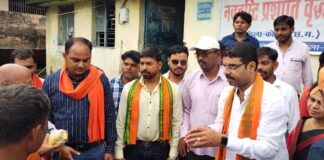 भारतीय जनता पार्टी कोरबा के पदाधिकारियों और कार्यकर्ताओं के द्वारा प्रधानमंत्री नरेंद्र मोदी जी का 71 वां जन्मदिन “सेवा और समर्पण” अभियान के तहत फल वितरण, स्वक्षता अभियान, टीकाकरण जागरूकता अभियान जैसे अनेक कार्यक्रम कर मनाया गया