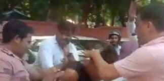 व्हाटसप्प पर किसी कमेंट को लेकर दो चिकित्सकों में चले लात-घूंसे, CMO ने बिठाई जांच.. देखें वीडियो