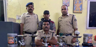 रायपुर : हुक्का रेड की कार्यवाही, हुक्का पिलाते मिला संचालक, 5 हुक्का पॉट जब्त