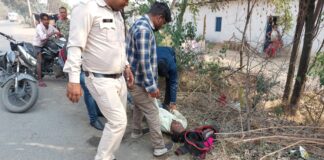 कोरबा: दो बाइक की आपस में जबरदस्त भिड़त, मौके पर लोगों की भीड़