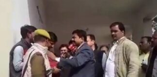VIDEO: केंद्रीय गृह राज्य मंत्री अजय मिश्रा दिल्ली तलब, जेल में बंद बेटे पर सवाल पूछा तो पत्रकारों को कहा चोर…