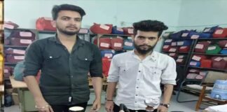देर रात कैफे में हुक्का पिलाते दो संचालक हुए गिरफ्तार