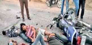 काेरबा: एक बाइक पर 4 युवक थे सवार, भारी वाहन की चपेट में आने से दाे की माैत, दो अन्य गंभीर