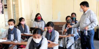 कम हो रहे हैं कोरोना के केस, जानिए कब आ सकता है स्कूल खोलने का आदेश