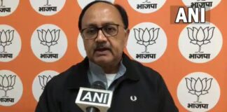 प्रियंका गांधी के सीएम का चेहरा होने से इनकार पर योगी के मंत्री का तंज