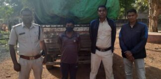 कोरबा: कबाड़ सहित पिकप वाहन जप्त.. कोरबा पुलिस की कार्यवाही.. आरोपी गिरफ्तार