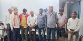8 जुआरी गिरफ्तार, खेत में हुआ जुआ फंड का पर्दाफाश