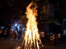 Holi 2022: होली कब है? जानें होलिका दहन का शुभ मुहूर्त और पूजा विधि