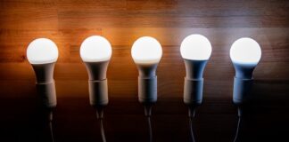 सस्ते में खरीदें LED Bulbs का सेट, 12 बल्ब के लिए देने होंगे सिर्फ 859 रुपये, मिलेगी 1 साल की वारंटी