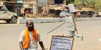छत्तीसगढ़: वार्डवासी हुए कचरे की बदबू से हुए परेशान, कचरा लेकर निगम पहुंचे भाजपा पार्षद