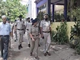 ट्रिपल मर्डर: शख्स ने साली और बेटी को बीच सड़क पर मारी गोली, खुद को भी उड़ाया