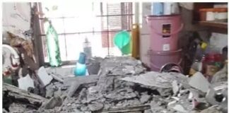 छत्तीसगढ़: बाल-बाल बचे बीएसपी कर्मी का परिवार, गिरा आवास का छत