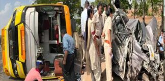 ट्रक और बस में जबरदस्त भिडंत, कार भी आई चपेट में, एक की मौत, 30 से ज्यादा घायल