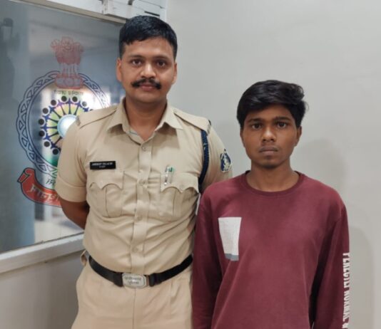 कोरबा: मोबाईल फोन एवं स्मार्ट वाॅच चोरी करने वाला आरोपी हीरा लाल धनकर उर्फ आशीष गिरफ्तार